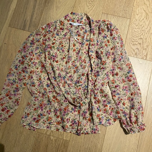 Zara blouse - Picture 2 of 2